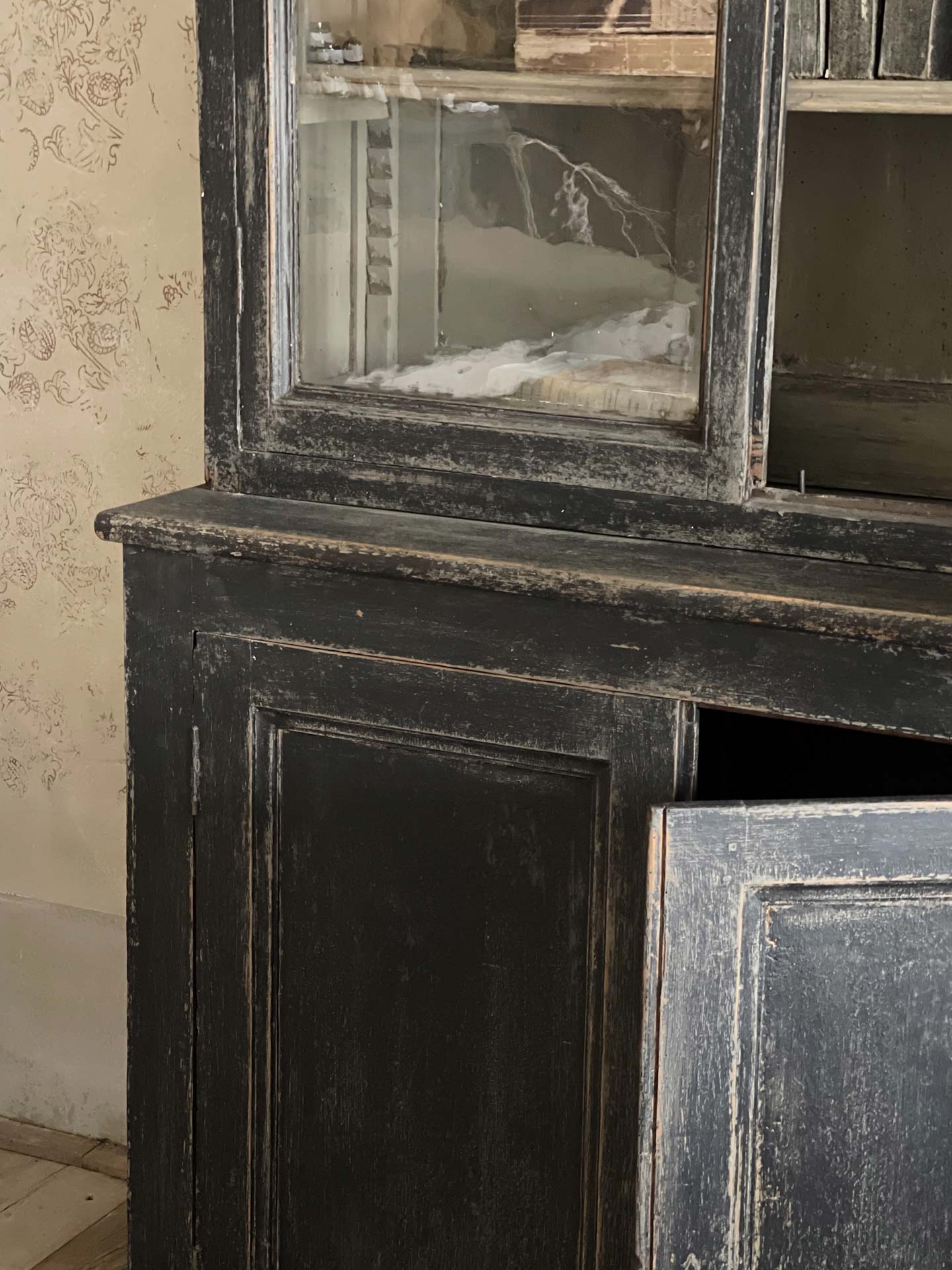 vetrina grande nera antiquariato francese arredi antichi